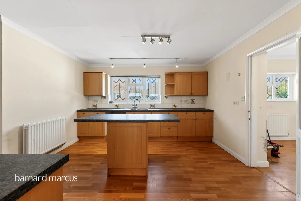 Persfield Close, Epsom, KT17, photo 2