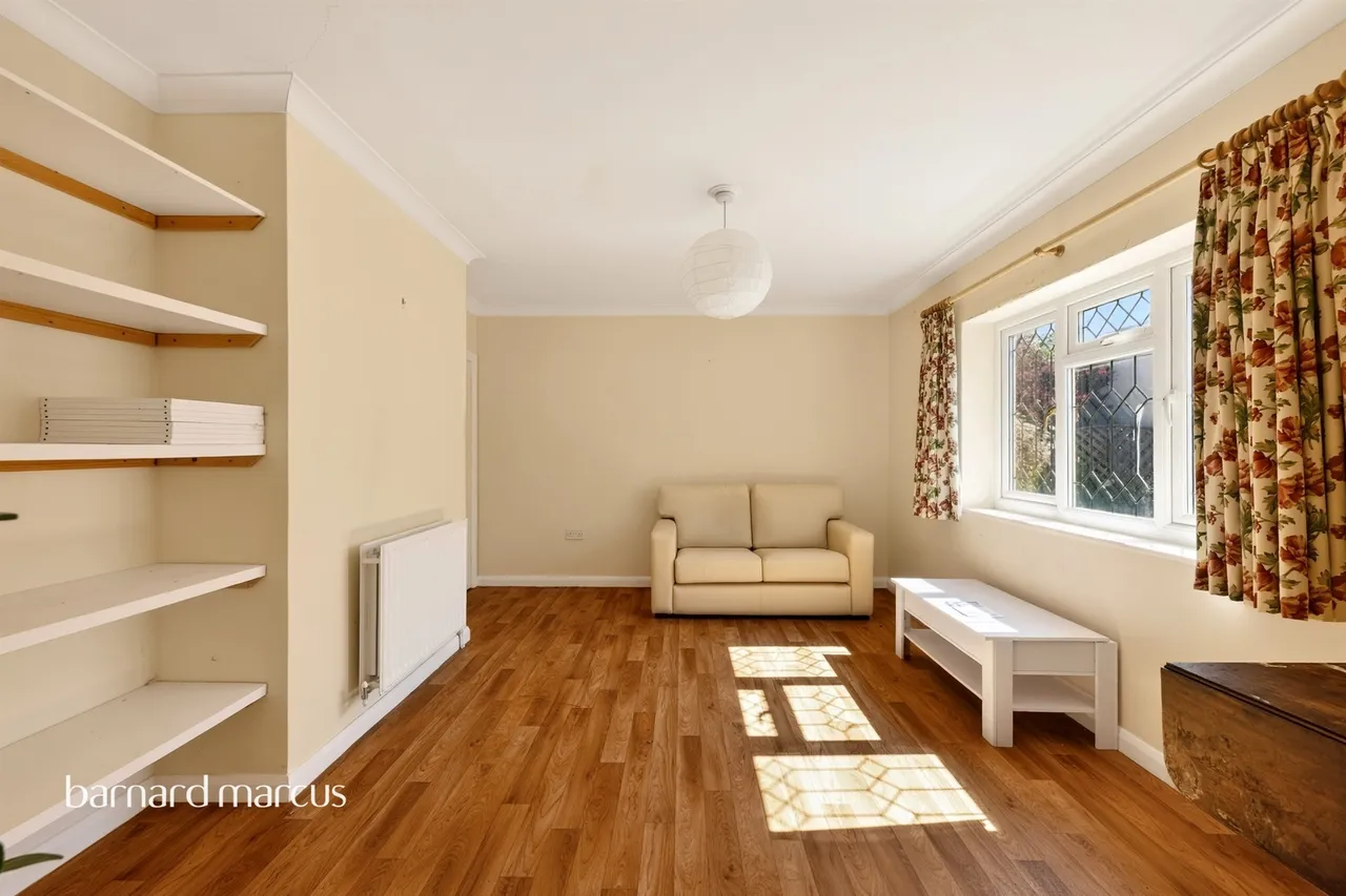 Persfield Close, Epsom, KT17, photo 15