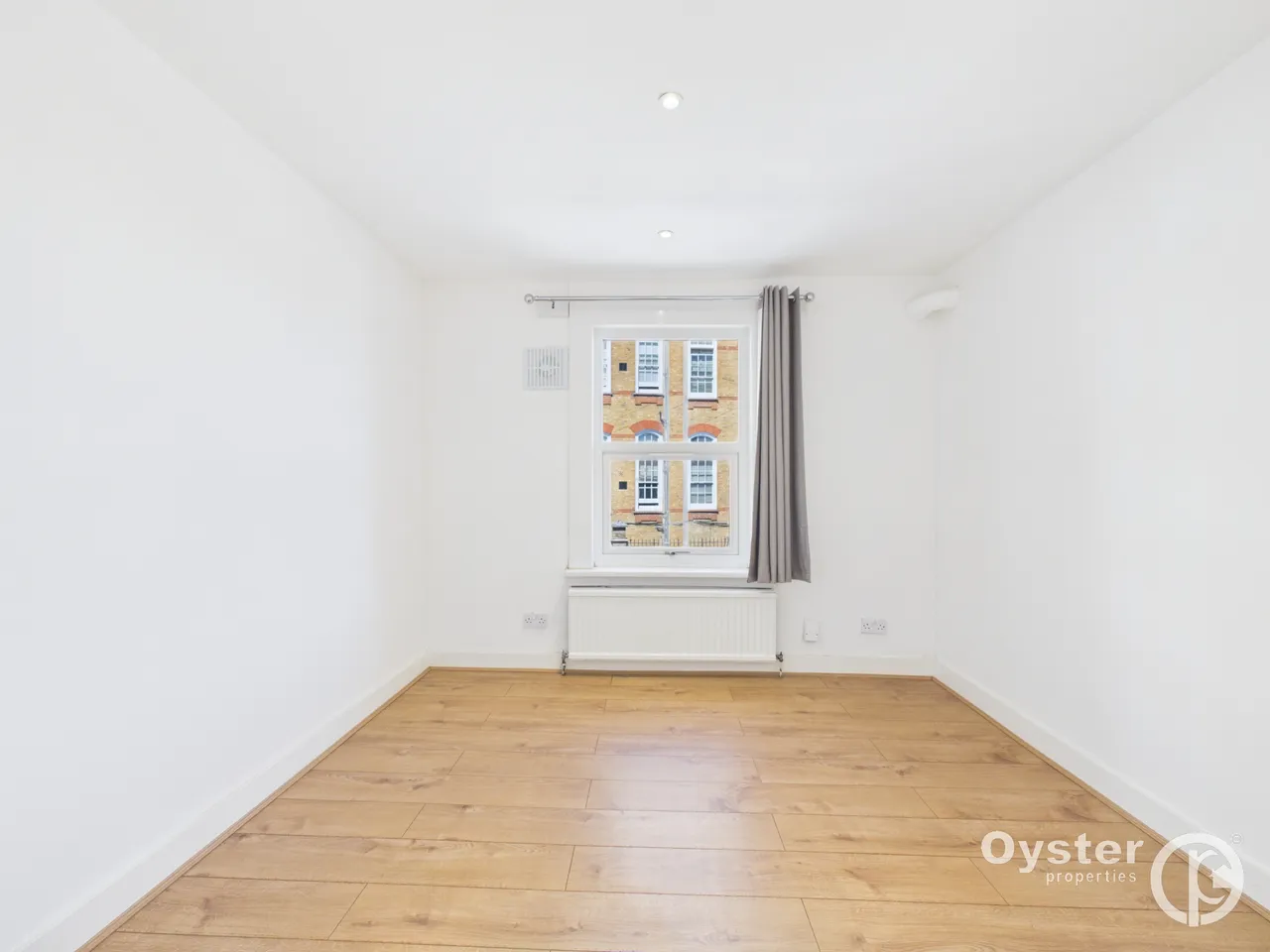 Bowes Road, London, N11, photo 6