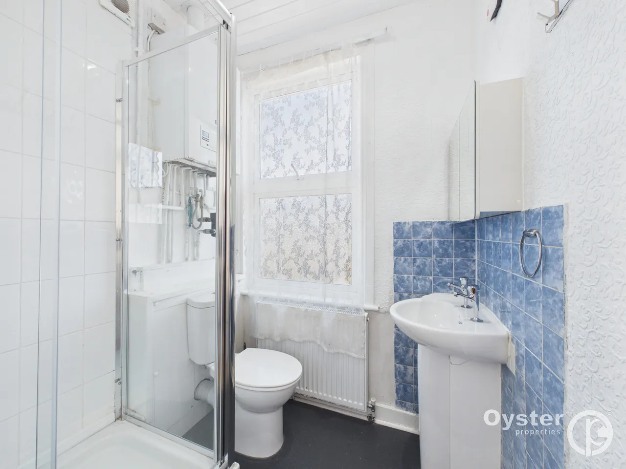 Bowes Road, London, N11, photo 11