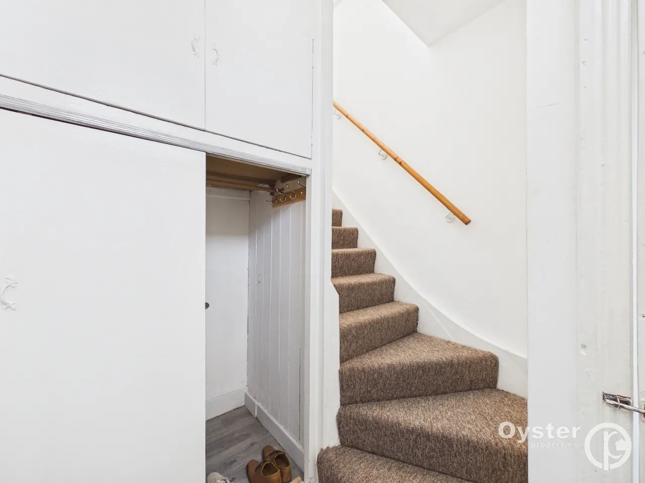 Bowes Road, London, N11, photo 9