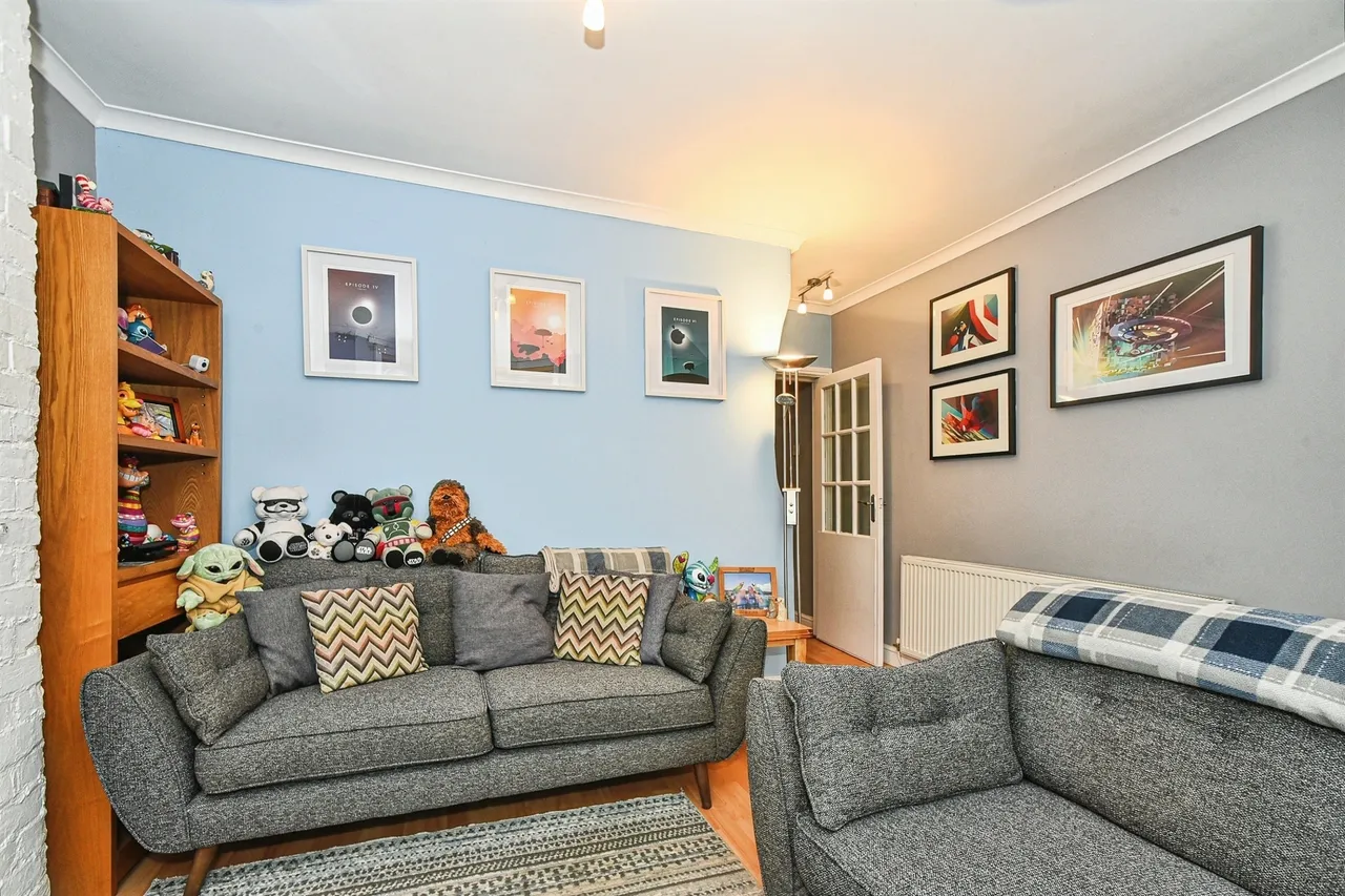 Ferndale Road, Swindon, photo 3