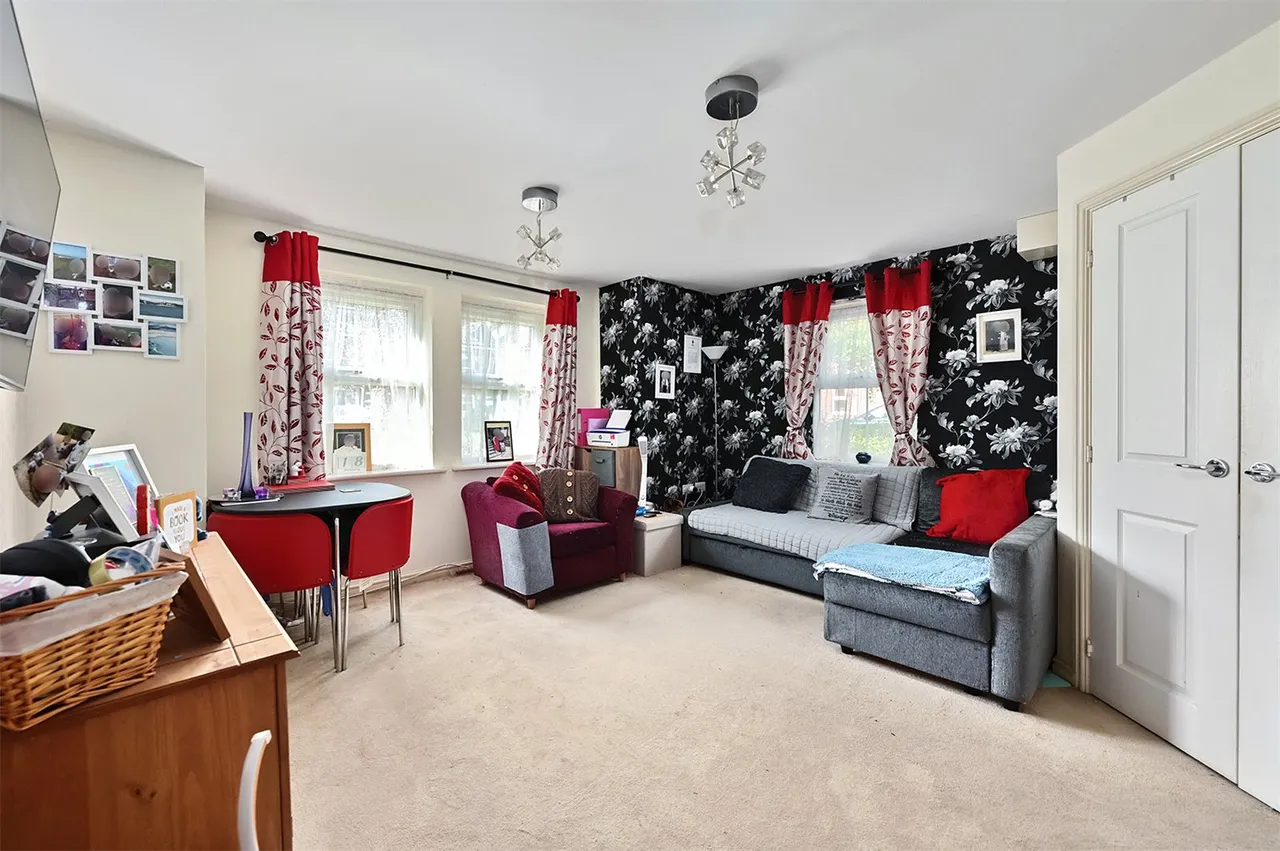Haskins Gardens, Farnborough, GU14 9FQ, photo 2