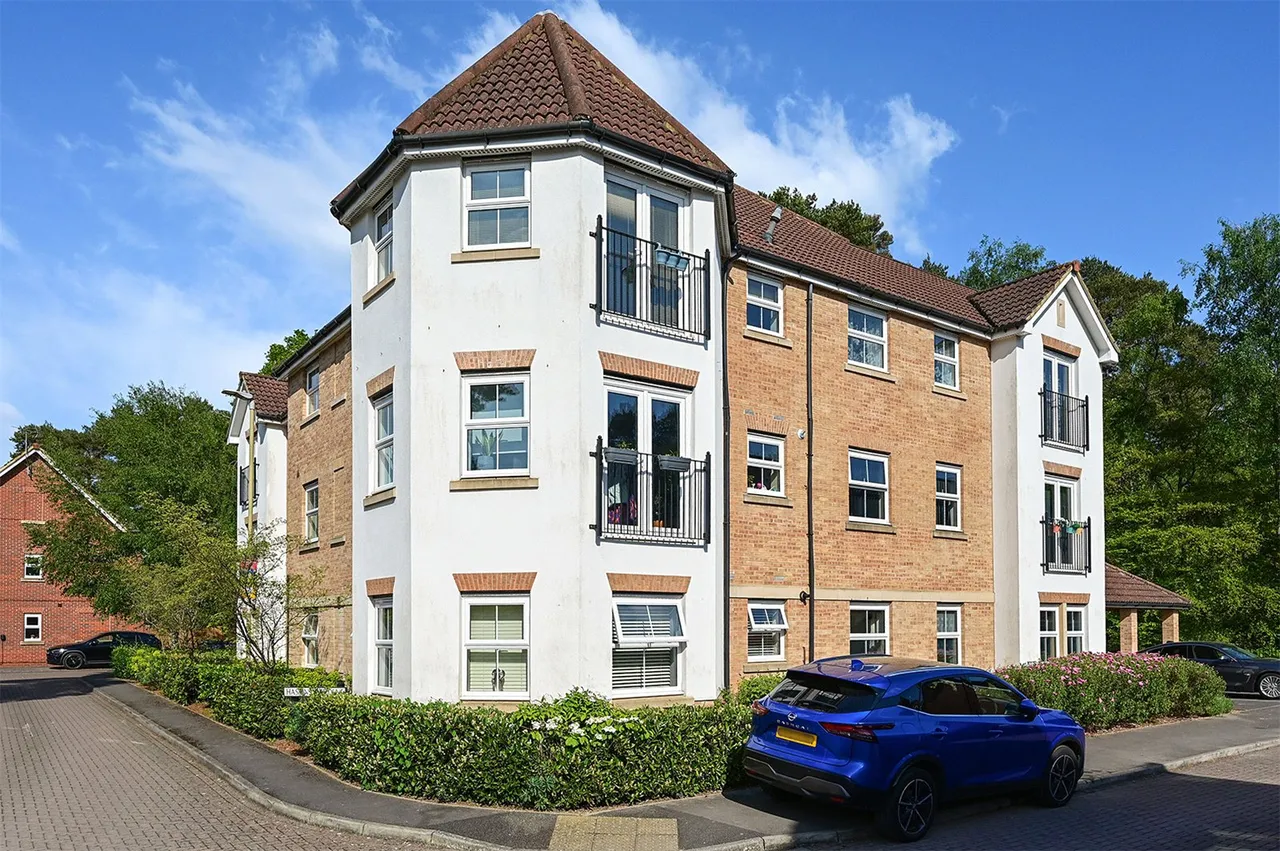 Haskins Gardens, Farnborough, GU14 9FQ, photo 7