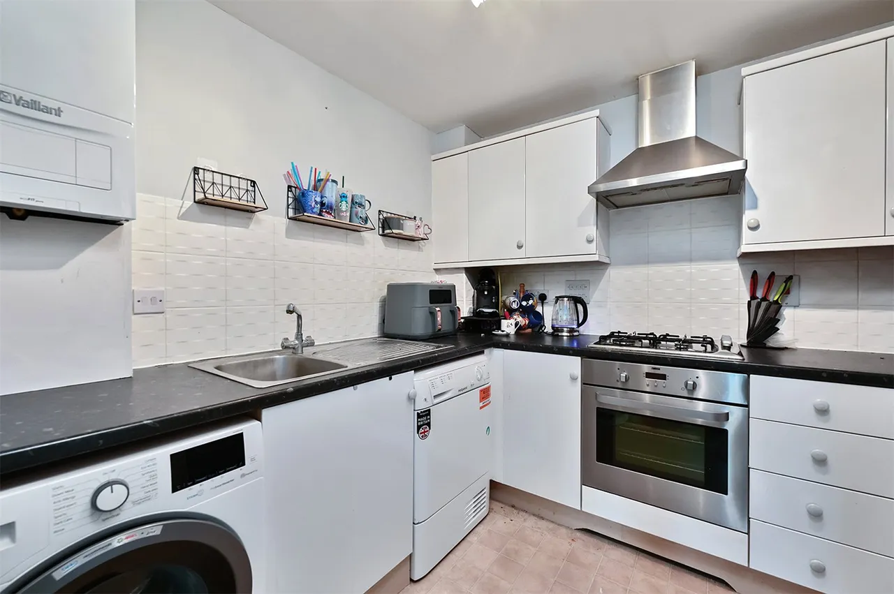 Haskins Gardens, Farnborough, GU14 9FQ, photo 6