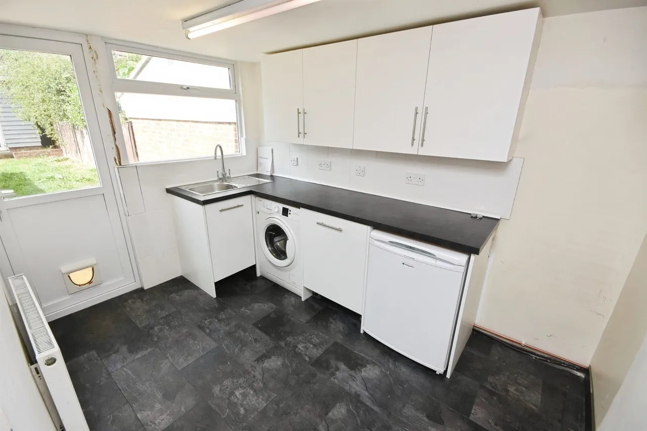 Elm Walk, Rayne, Braintree, photo 8