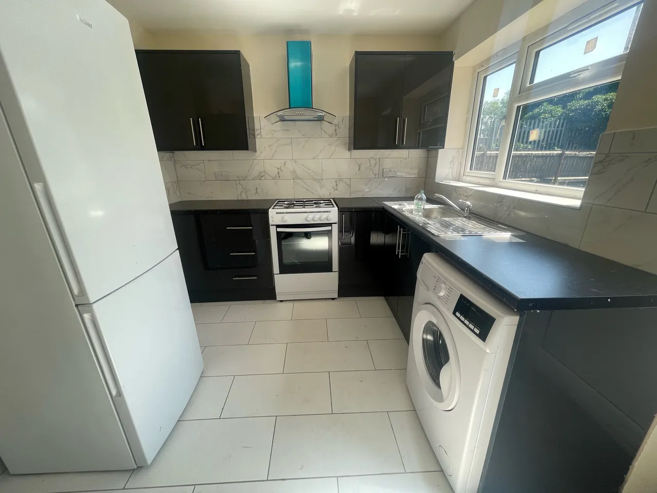 3 bed property to rent, Bredon Croft, B18