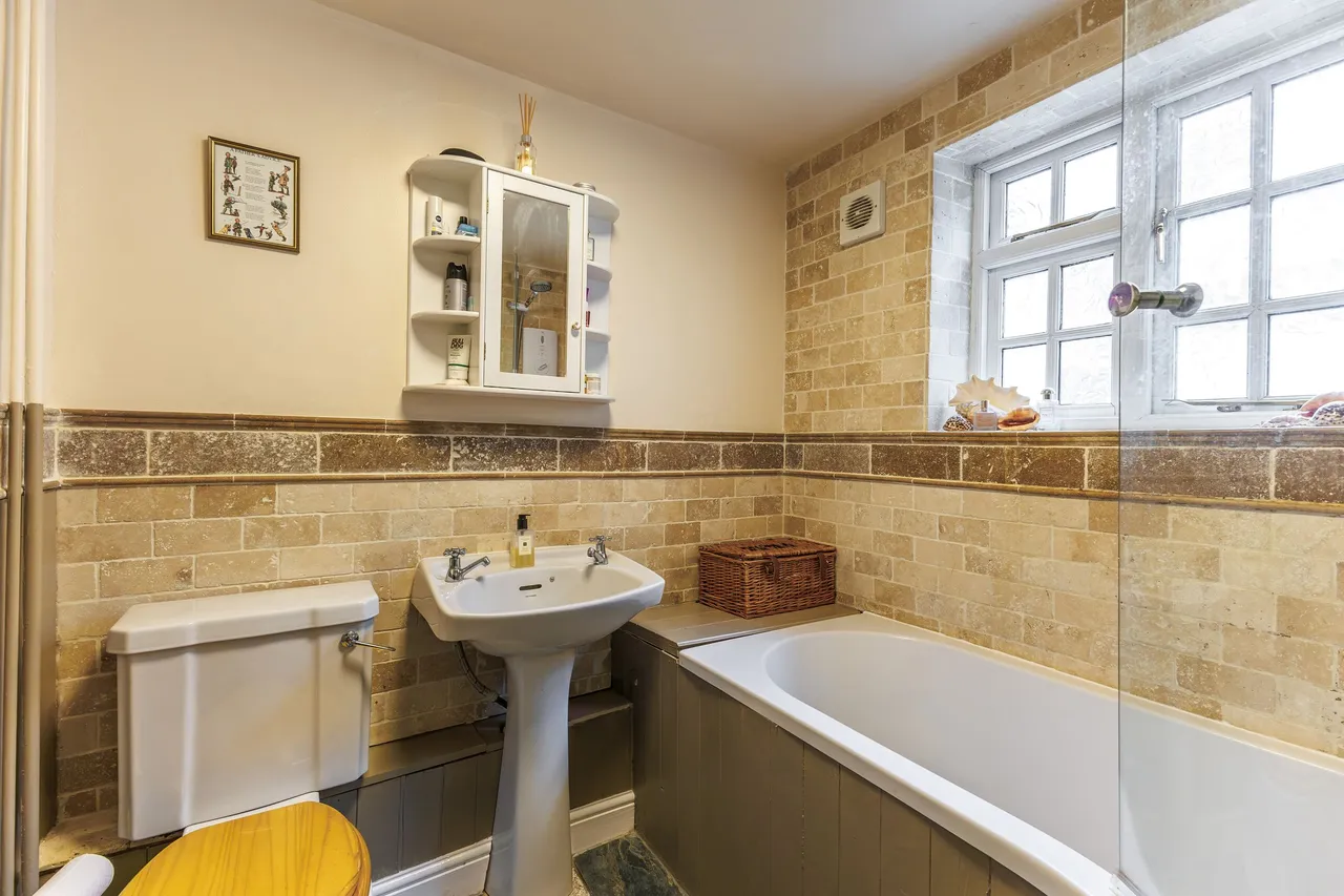 Brook Lane, Cropthorne, WR10, photo 12