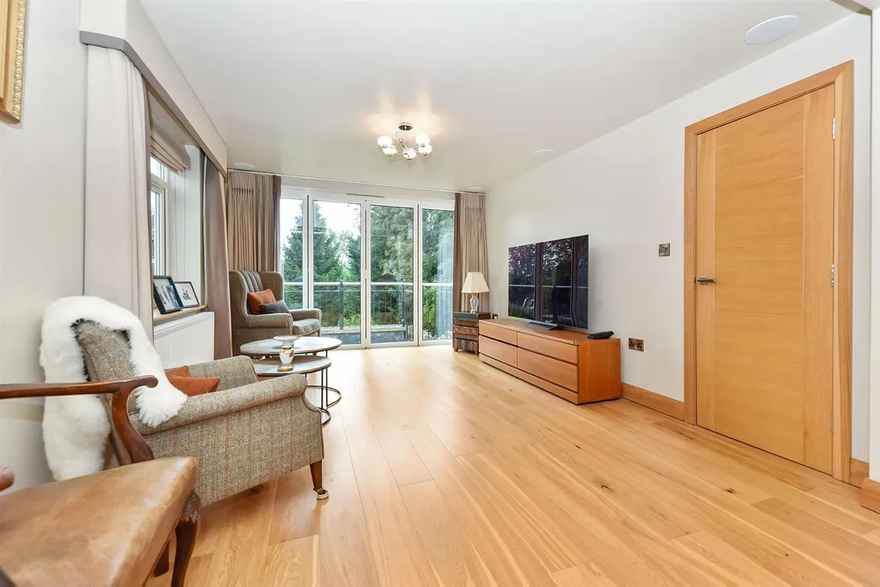 Macclesfield Road, Prestbury, SK10, photo 10
