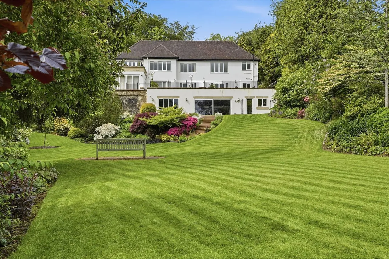 5 bed house for sale, Macclesfield Road, Prestbury, SK10