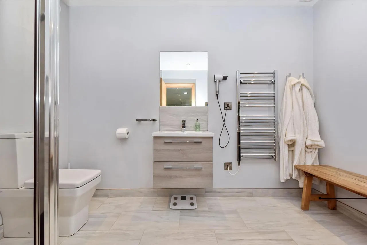 Macclesfield Road, Prestbury, SK10, photo 14