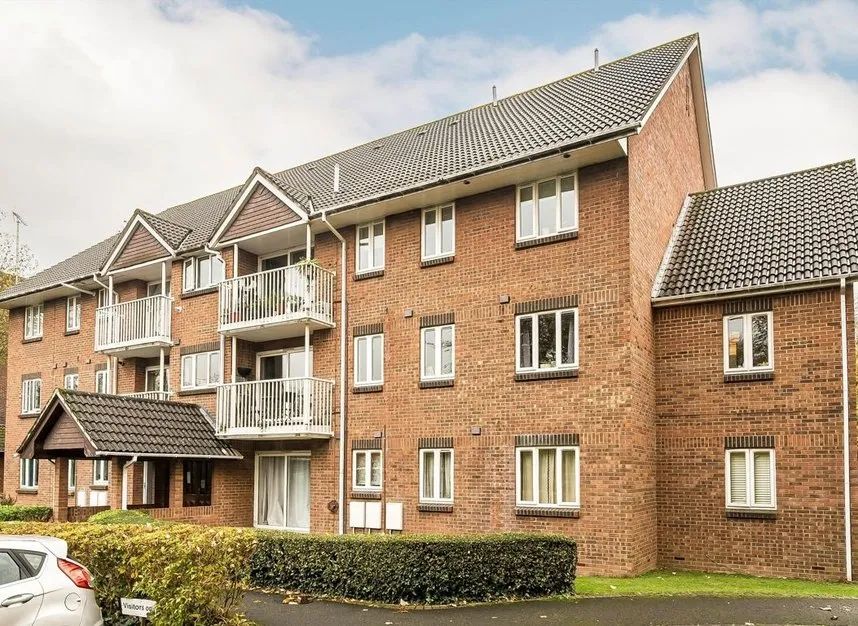 1 bed flat for sale — Glenbuck Road, Surbiton, KT6