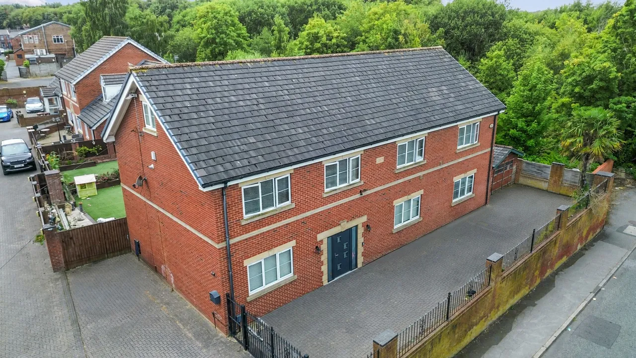 6 bed house for sale — Ellamsbridge Road, St. Helens, St. Helens, WA9 3PX