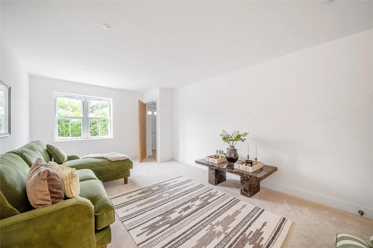Nursery Grove, Pennington, Lymington, Hampshire, SO41, photo 6
