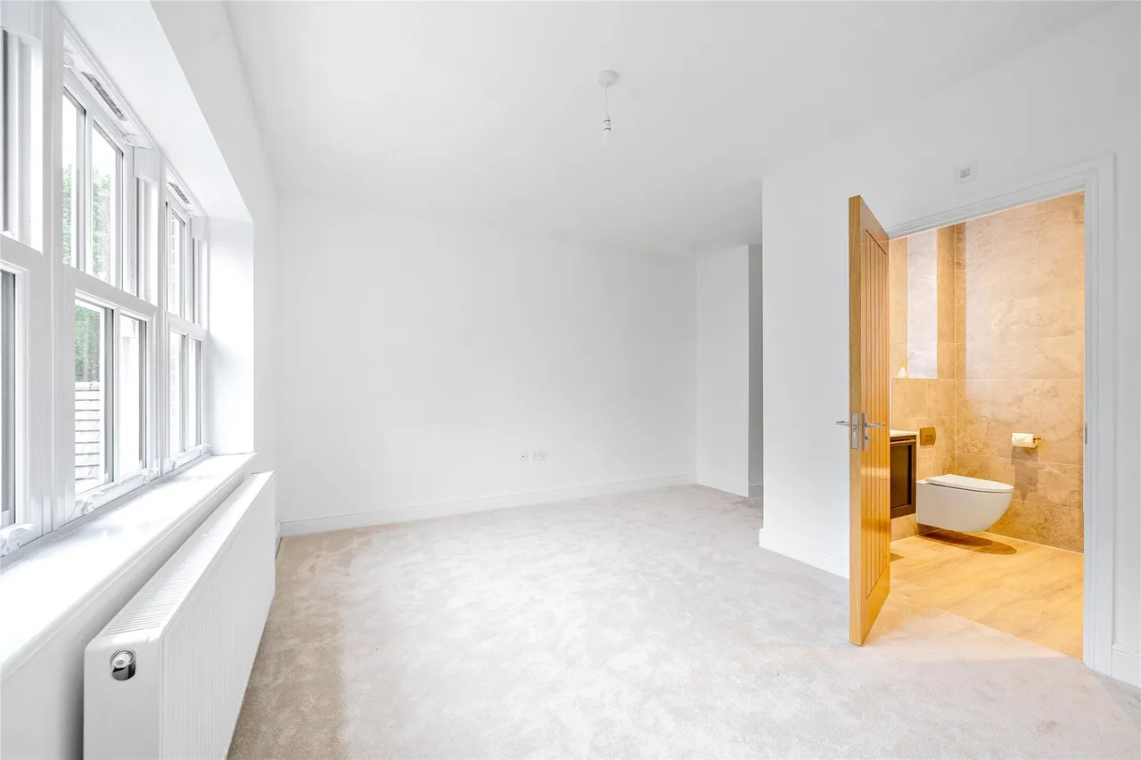 Nursery Grove, Pennington, Lymington, Hampshire, SO41, photo 12