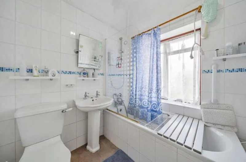 Boundary Road, Wooburn Green HP10 9QW, photo 6