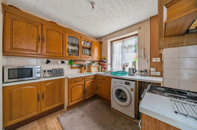Boundary Road, Wooburn Green HP10 9QW, photo 5