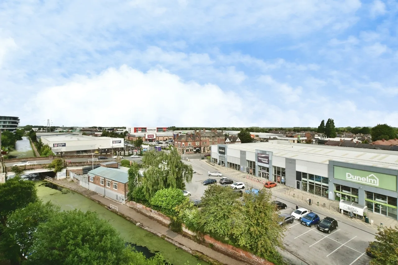 Wharf Road, Altrincham, WA14, photo 23
