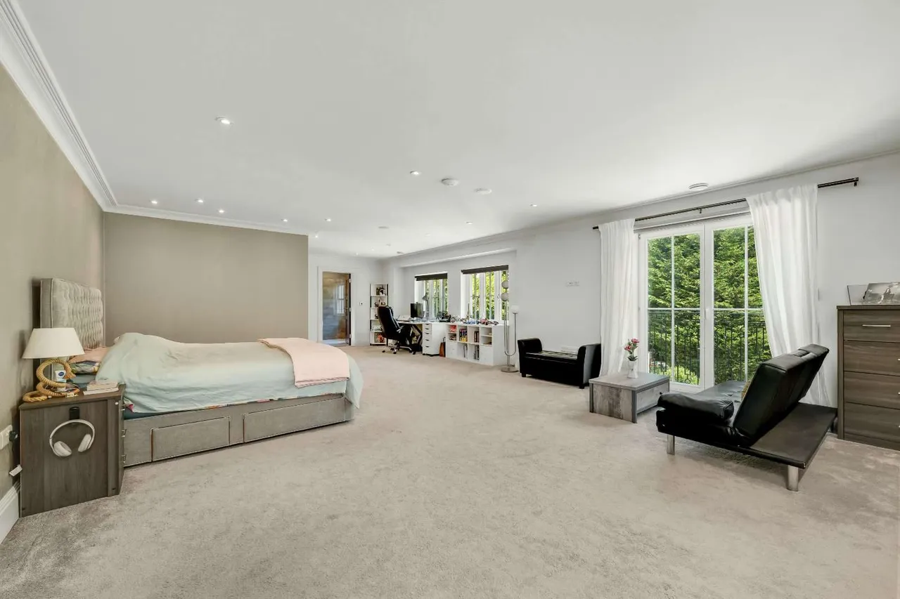 West End Lane, Esher, Surrey, KT10 8LF, photo 8