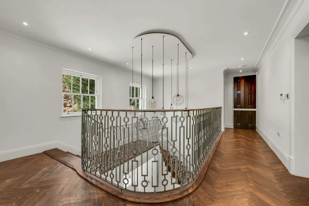 West End Lane, Esher, Surrey, KT10 8LF, photo 7