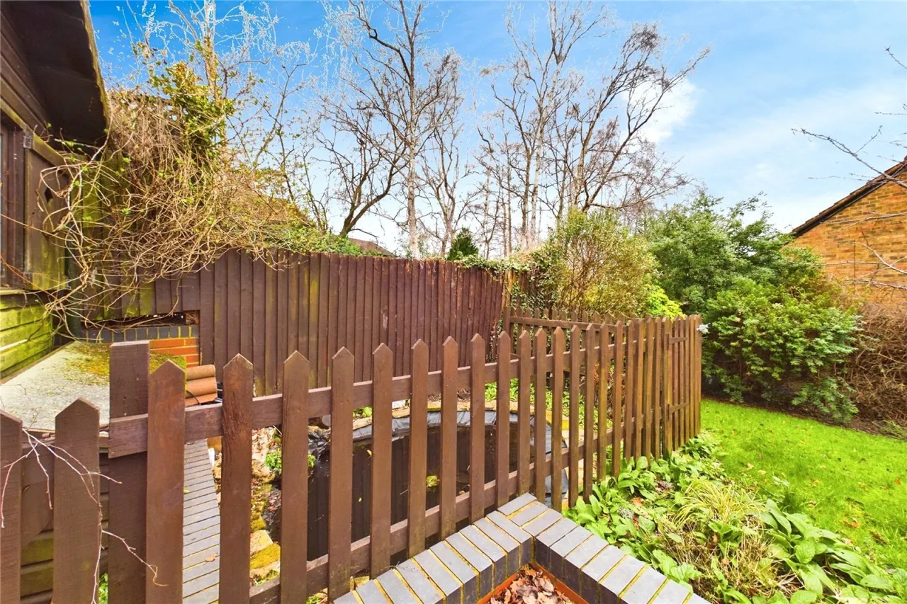 Lamden Way, Burghfield Common, RG7, photo 18