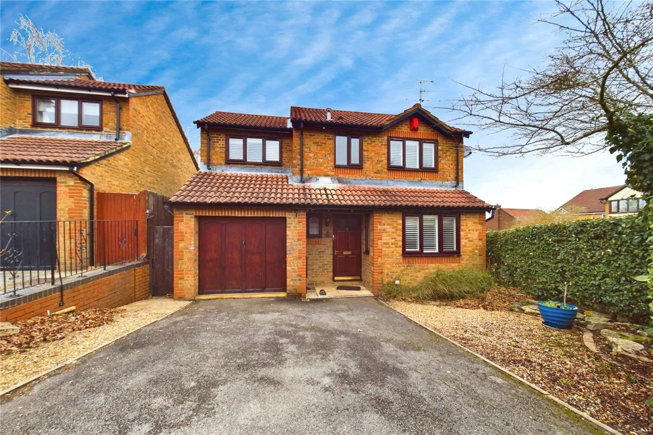 4 bed house to rent, Lamden Way, Burghfield Common, RG7