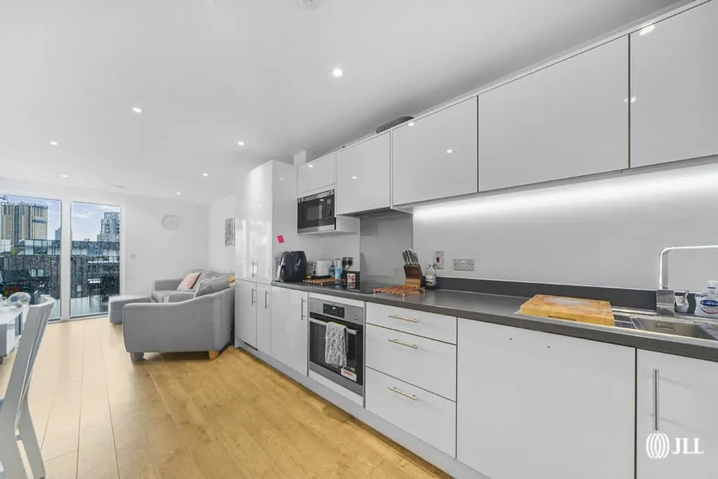 Highland Street, London, E15, photo 5