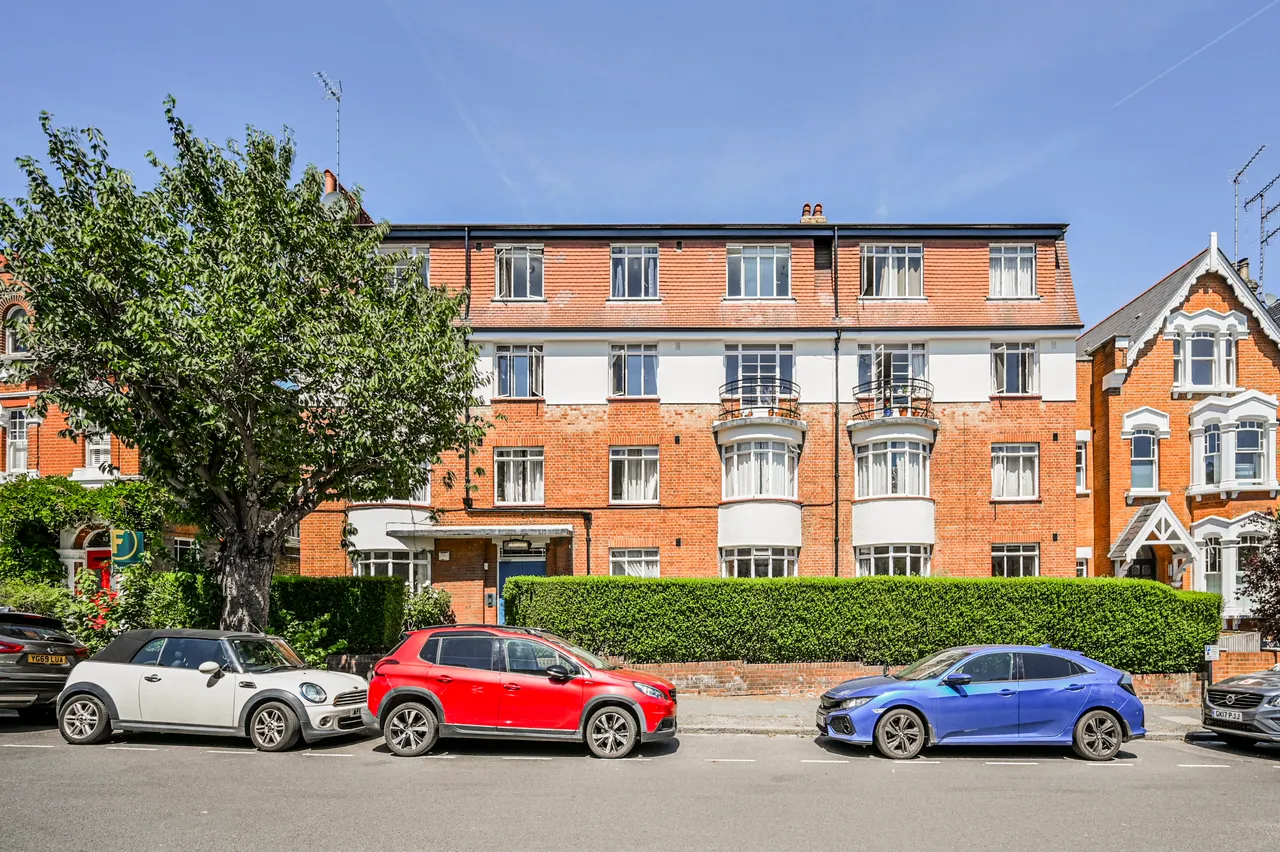 1 Derwent Court, 54 Cecile Park, London, photo 3