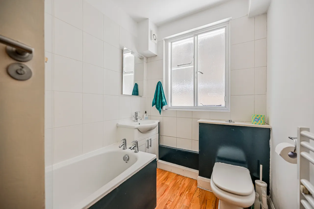 1 Derwent Court, 54 Cecile Park, London, photo 9