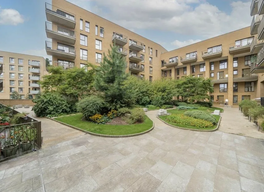 Moorhen Drive, West Hendon, NW9, photo 7