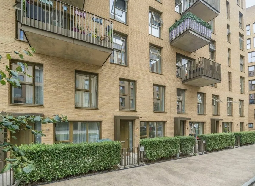 3 bed flat for sale — Moorhen Drive, West Hendon, NW9