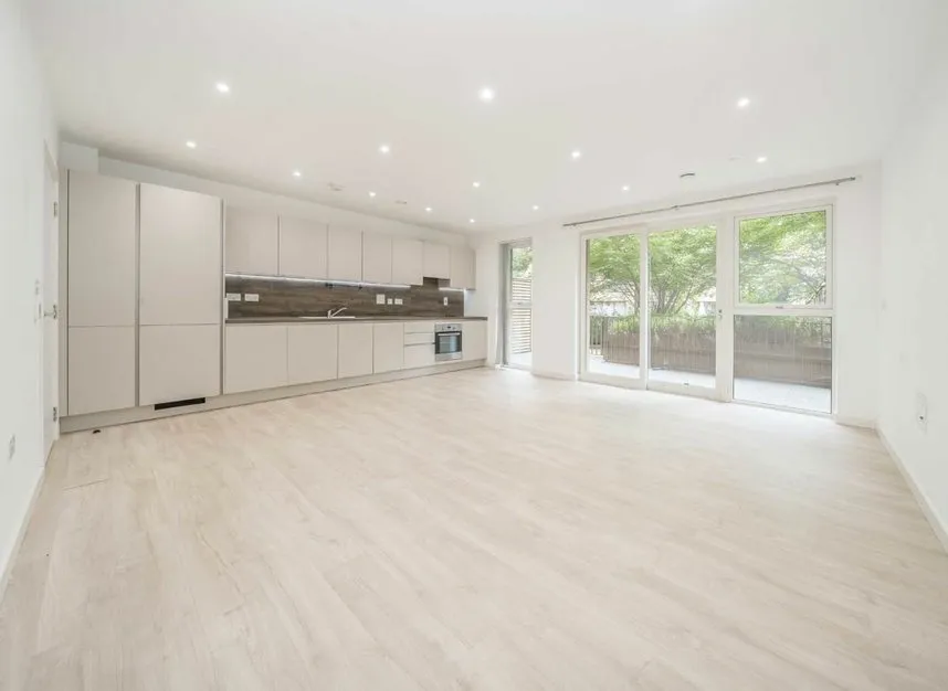 Moorhen Drive, West Hendon, NW9, photo 2