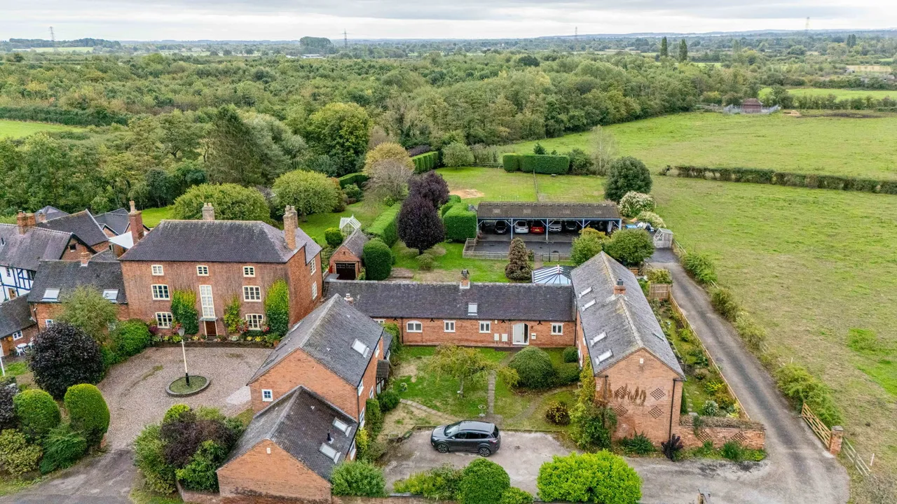 Swarbourn Mews, Yoxall, DE13, photo 28