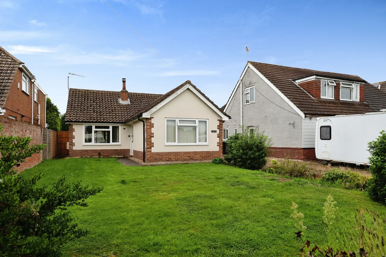 2 bed house for sale, Copse Lane, Hayling Island, PO11