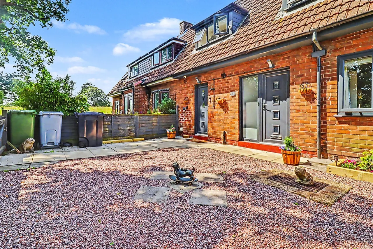Warwick Road, Macclesfield, photo 21