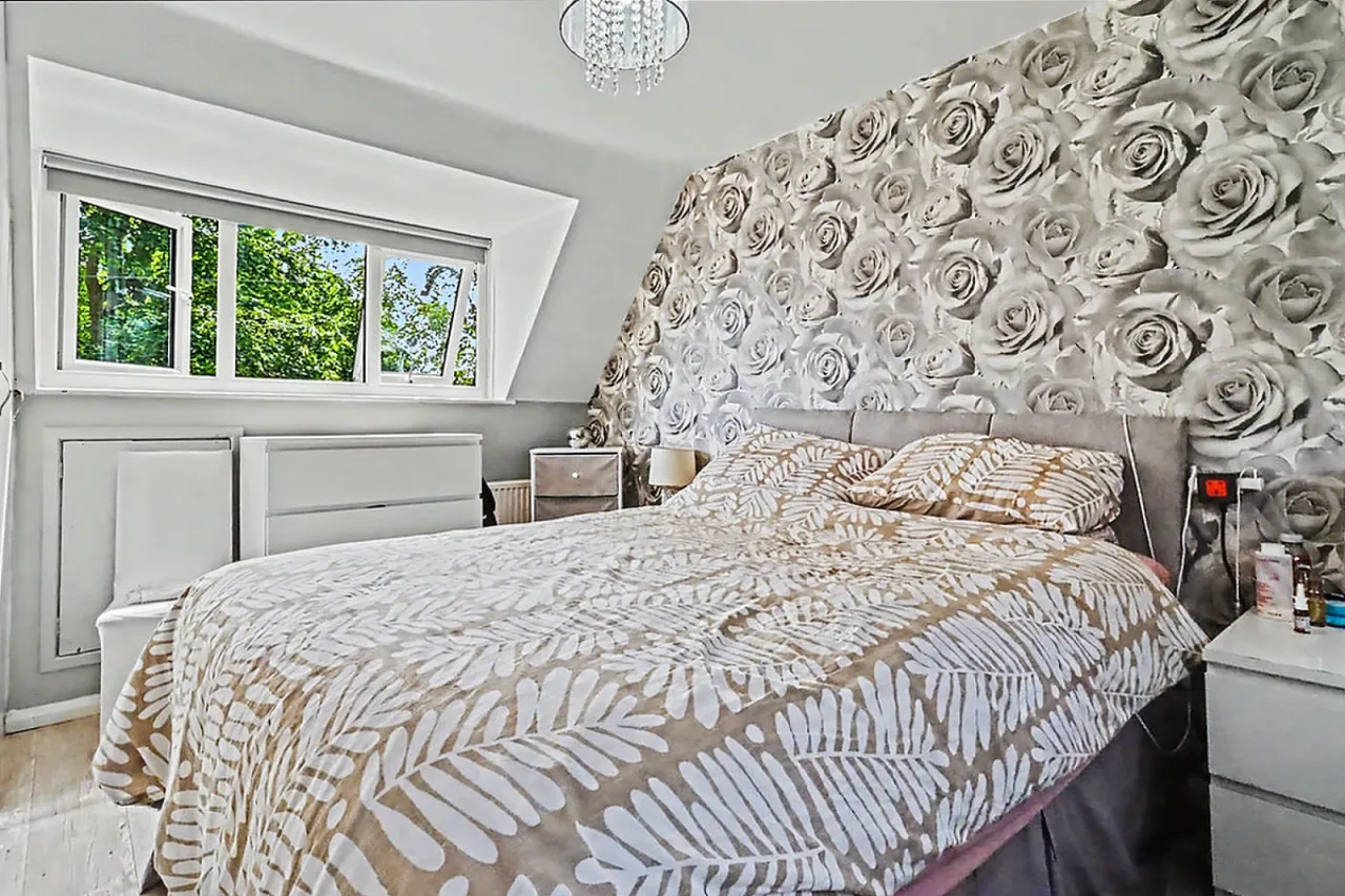 Warwick Road, Macclesfield, photo 4