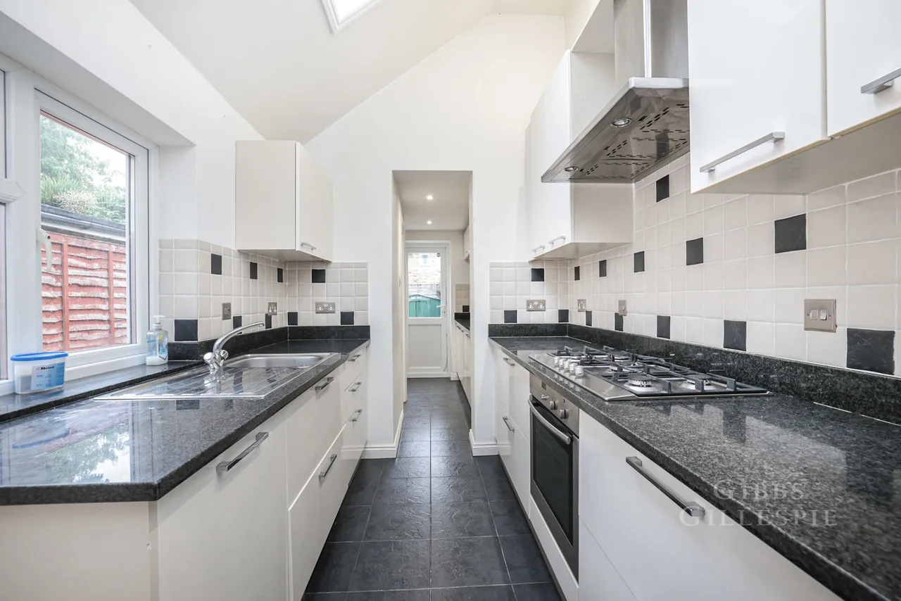 Park Road East, Uxbridge Fees Apply, UB10, photo 12