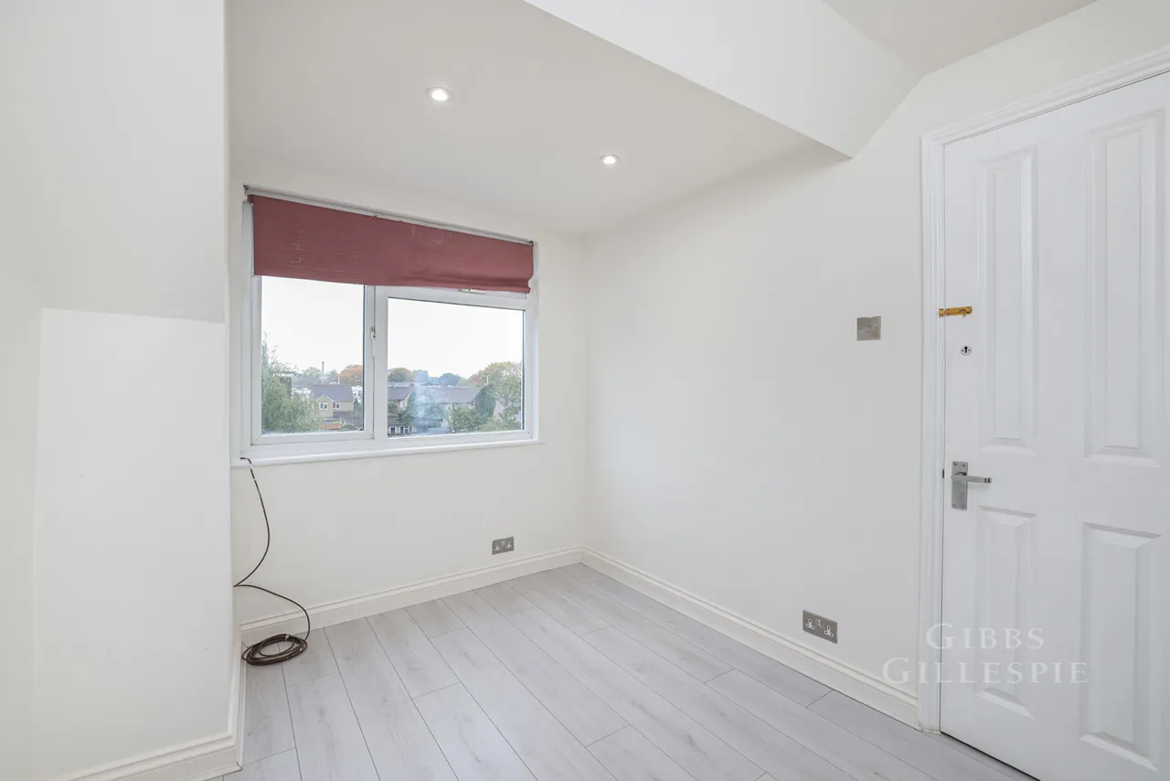 Park Road East, Uxbridge Fees Apply, UB10, photo 20