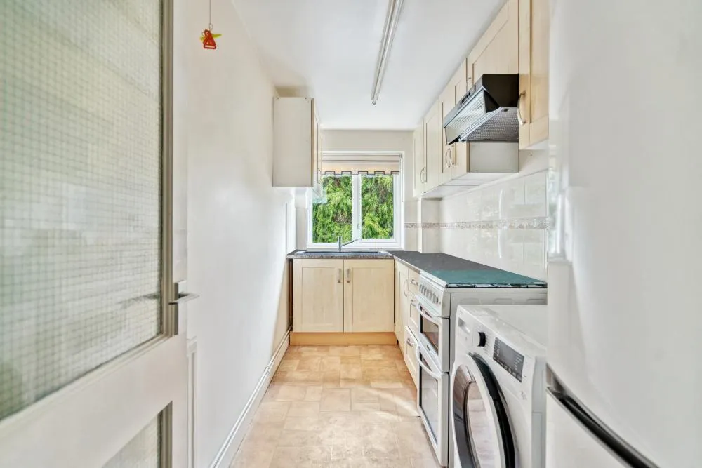 Uxbridge Road, Pinner, HA5, photo 3