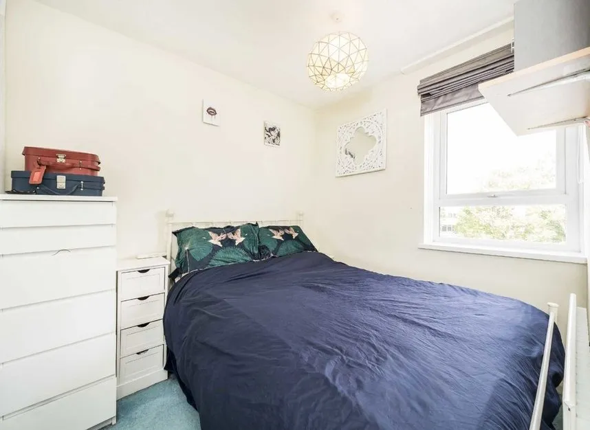 Gough Walk, Canary Wharf, E14, photo 6