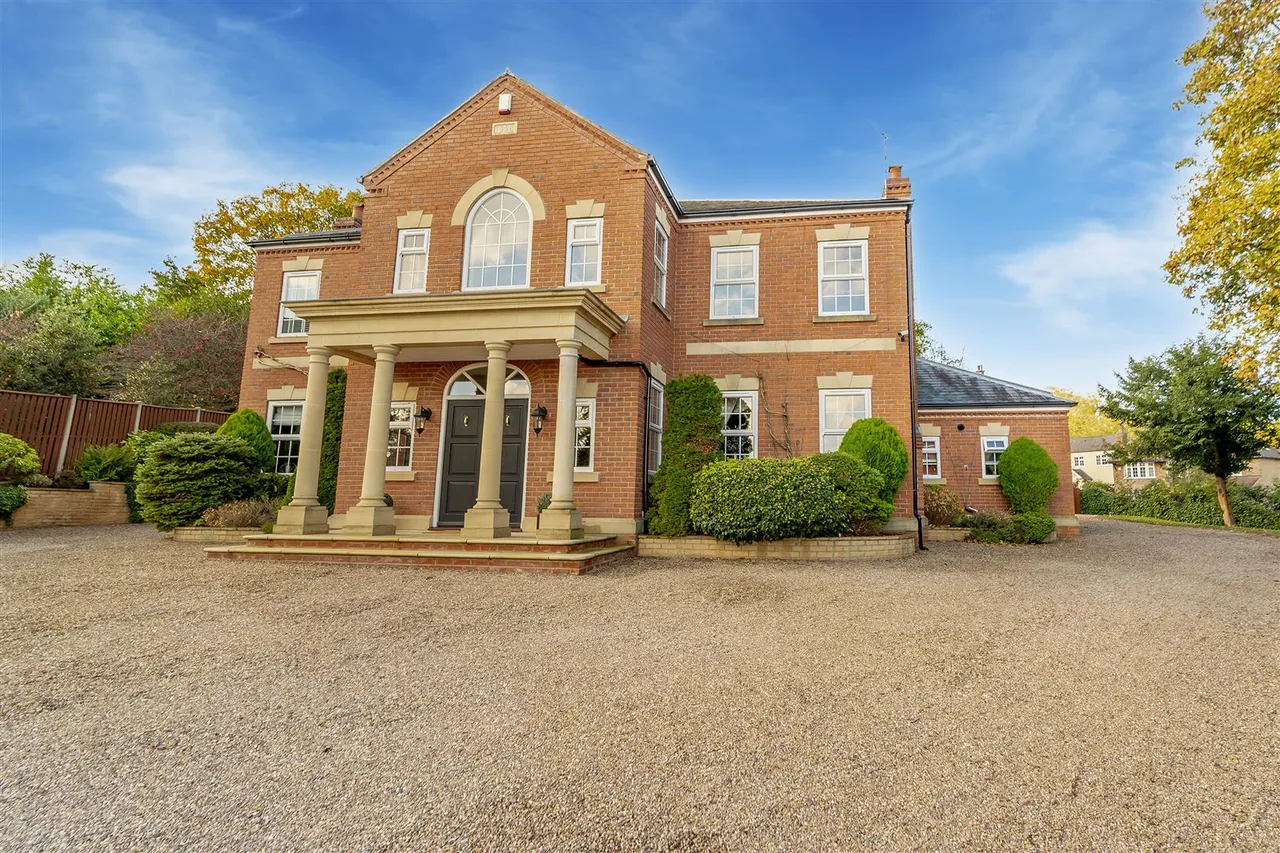 Grangelea Gardens, Bramcote, NG9, photo 2