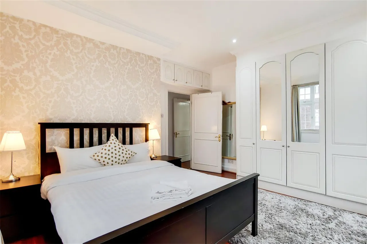 Brompton Road, Knightsbridge, London, SW3 1ET, photo 2