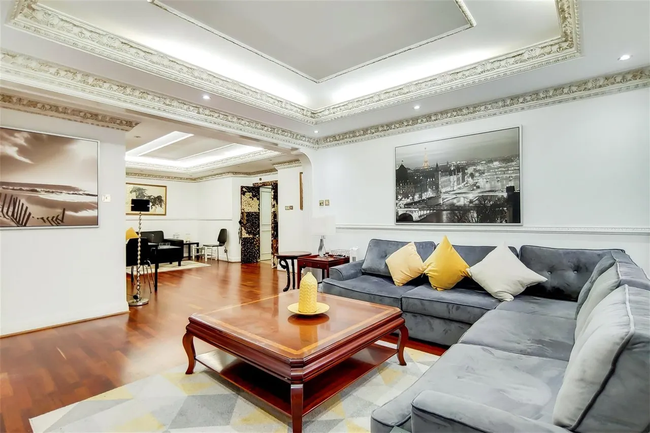 Brompton Road, Knightsbridge, London, SW3 1ET, photo 8