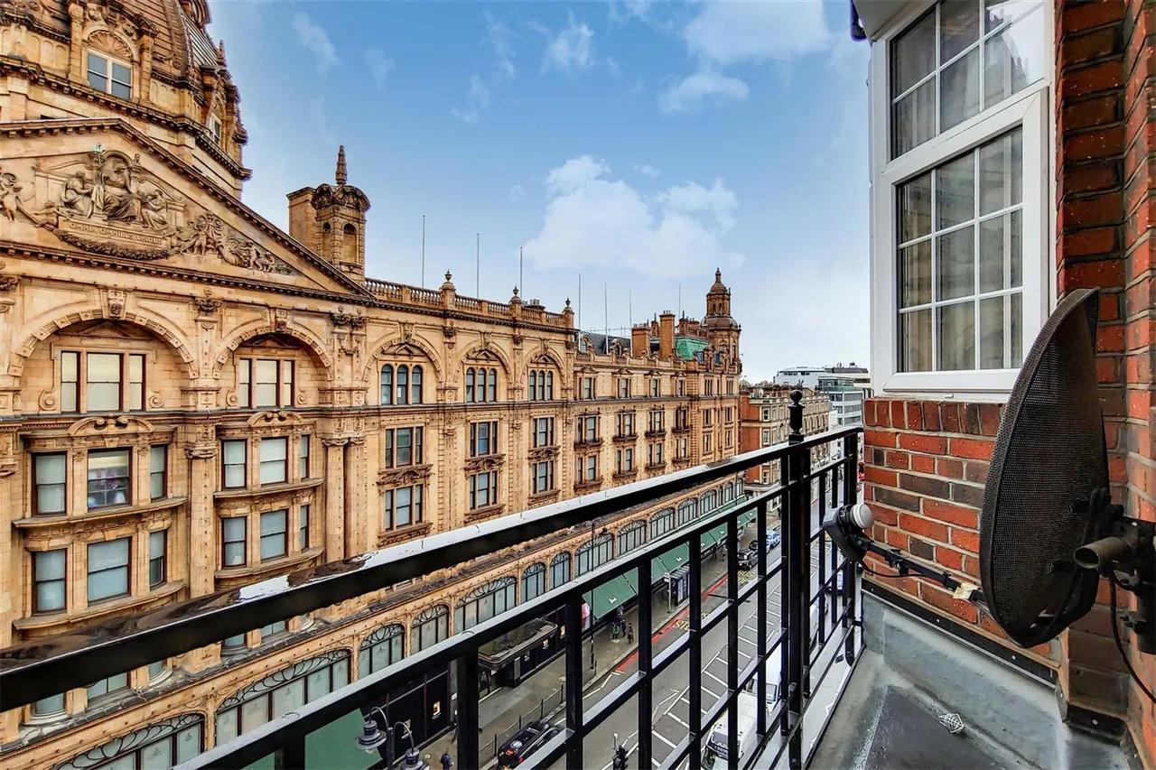 Brompton Road, Knightsbridge, London, SW3 1ET, photo 6