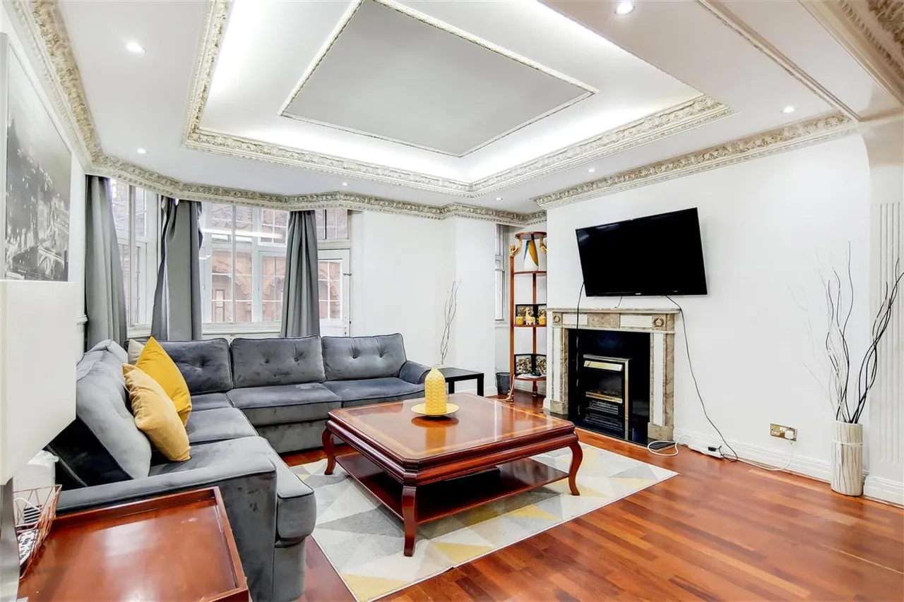 3 bed flat for sale — Brompton Road, Knightsbridge, London, SW3 1ET