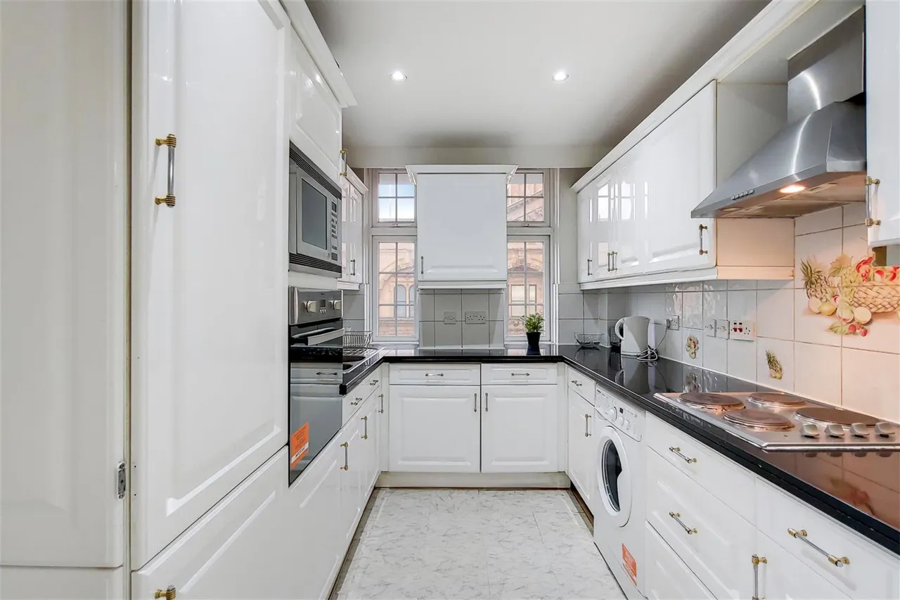 Brompton Road, Knightsbridge, London, SW3 1ET, photo 3