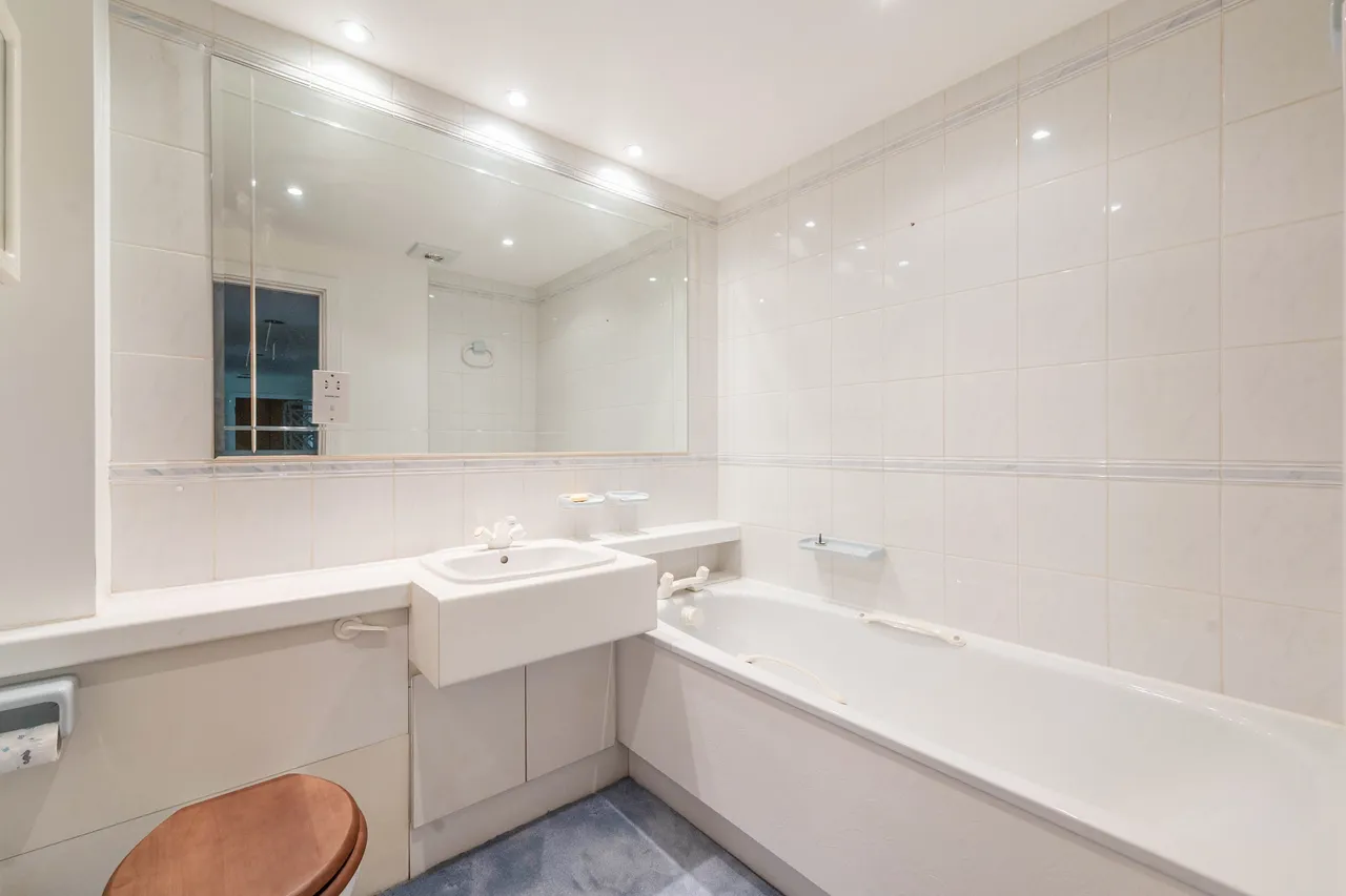 12 Chasewood Park, Harrow, photo 9