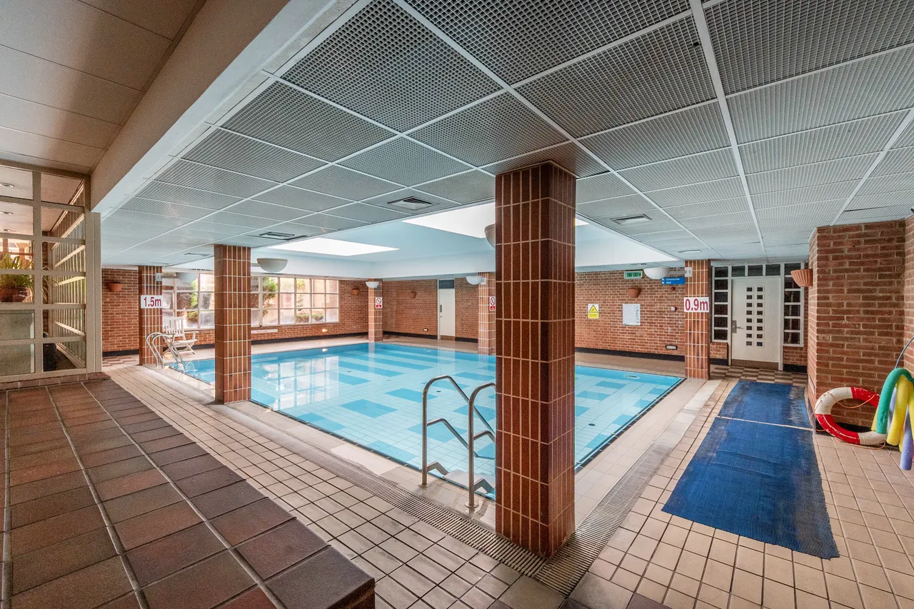 12 Chasewood Park, Harrow, photo 6