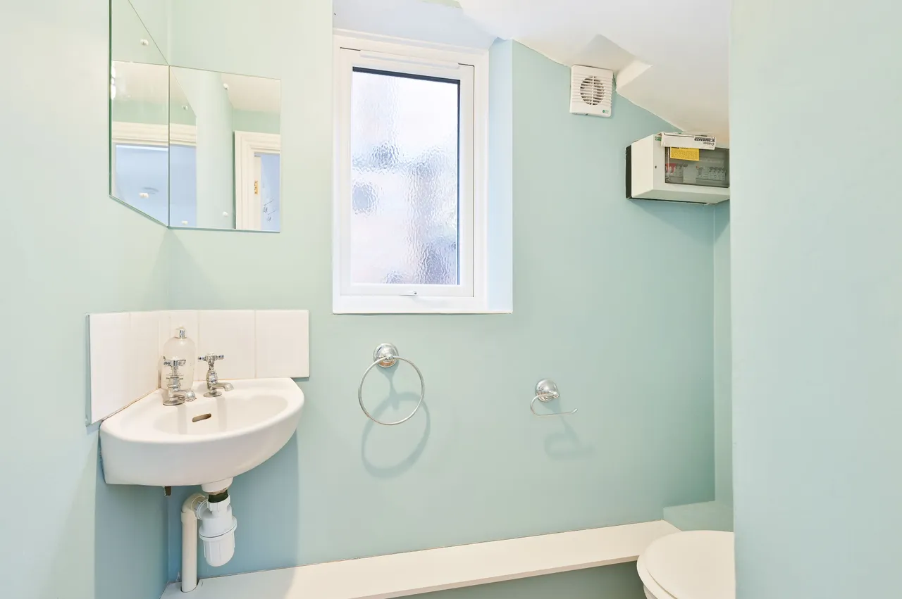 213 Merry Hill Road, Bushey, photo 8