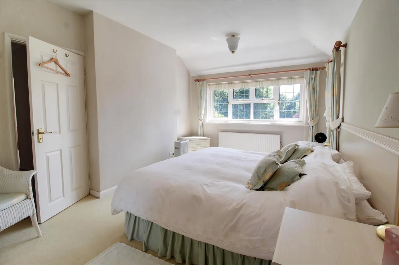 Mymms Drive, Brookmans Park AL9 7AF, photo 9